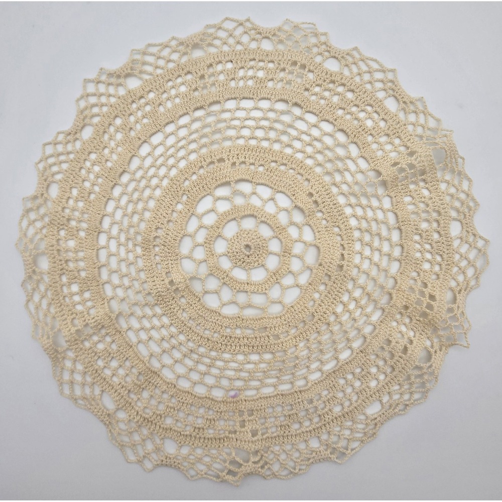 Vintage Beige‎ Crochet Doily Round Handmade Lace Pattern 15″ Table Dresser Decor